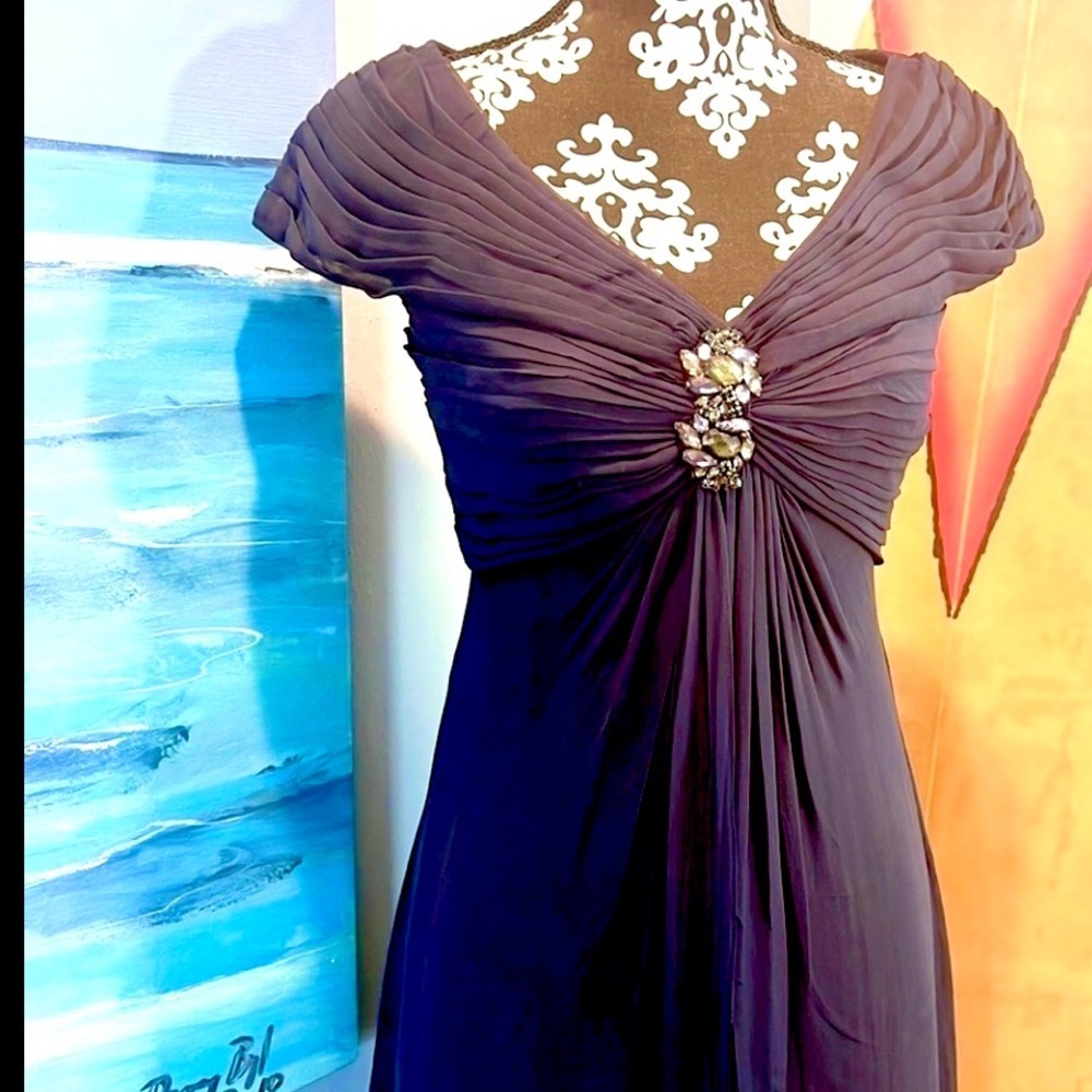 Tadashi Shoji, Royal Navy Ruched Chiffon Beaded Cocktail Dress EUC, Size 4P - Picture 8 of 9